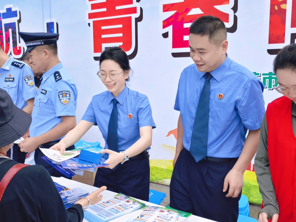 西区检察院开展禁毒法治宣传活动